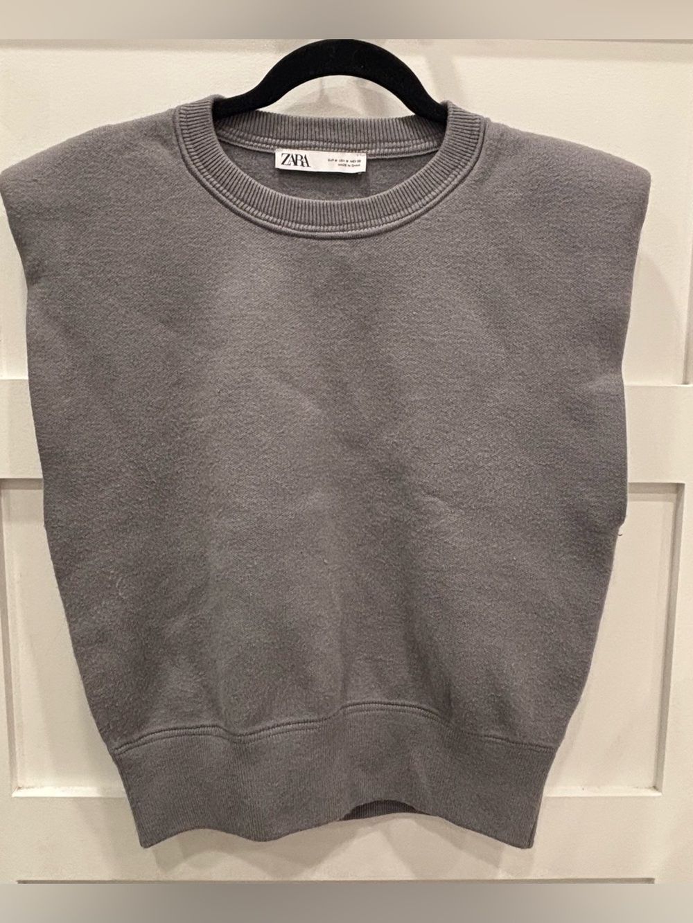 ZARA Gray Sleeveless Muscle Crewneck Sweatshirt Vest w/ Padded Shoulders
